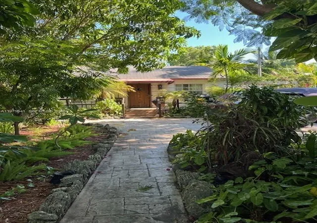 4th image of 410 Nw 31St St, Miami, FL 33127 | MLS# A11975641