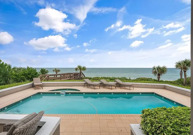 Homes for sale in Vero Beach, FL | 290 Bermuda Bay Ln, Vero Beach, FL 32963 | MLS# R11169464