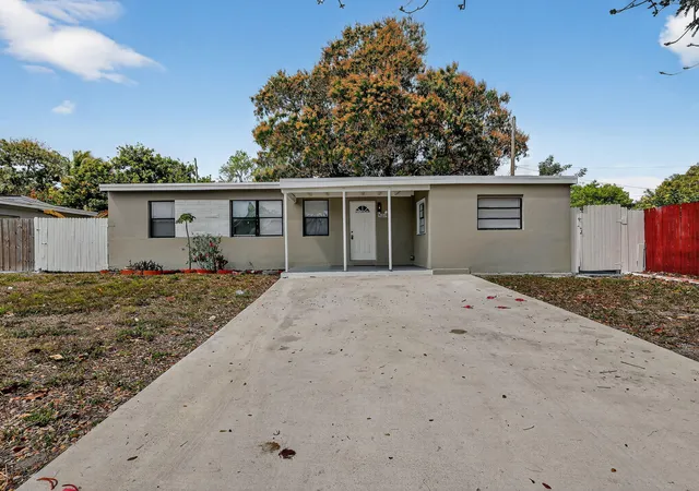 Homes for sale in West Park, FL | 3600 Sw 46th Ave, West Park, FL 33023 | MLS# R11169477