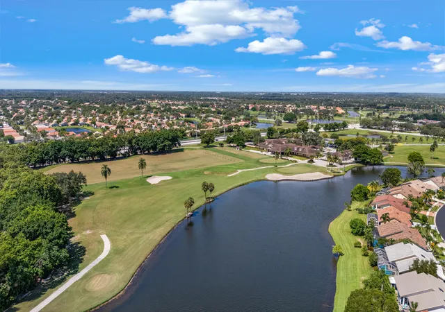 Homes for sale in Hypoluxo, FL | 108 Half Moon Circle, Hypoluxo, FL 33462 | Houzeo