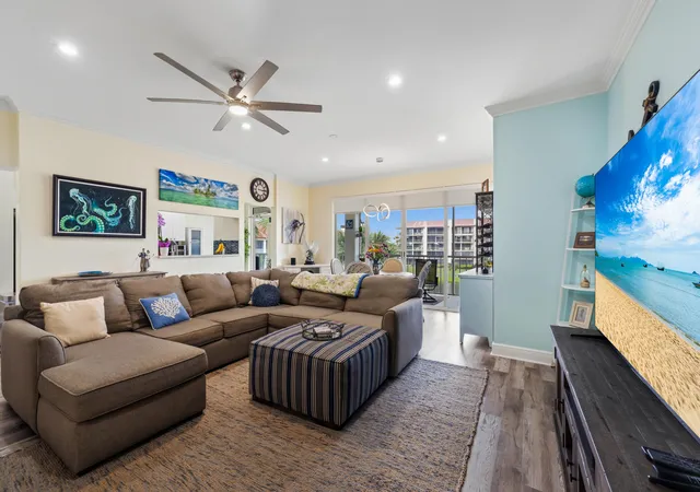 Homes for sale in Hypoluxo, FL | 108 Half Moon Cir #C3, Hypoluxo, FL 33462 | MLS# R11169513