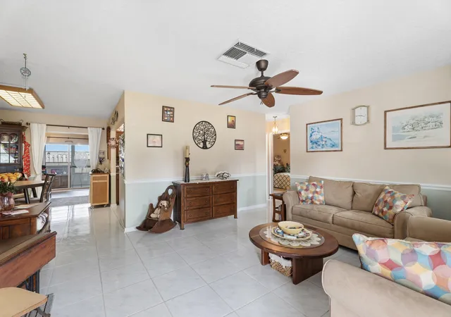 4th image of 1341 Se Seashell Ln, Stuart, FL 34996 | MLS# R11169544