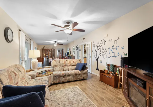 5th image of 1341 Se Seashell Ln, Stuart, FL 34996 | MLS# R11169544