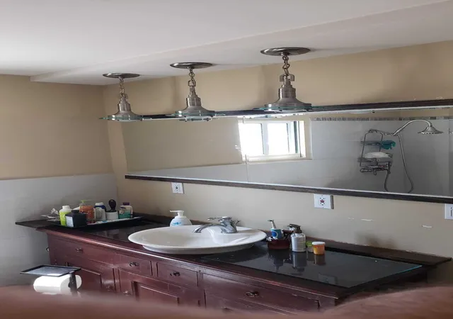 5th image of 2334 Ne 136Th St, North Miami Beach, FL 33181 | MLS# R11169542
