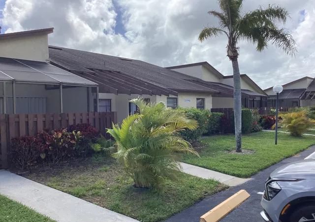 3rd image of 13941 Nesting Wy #C, Delray Beach, FL 33484 | MLS# R11169629
