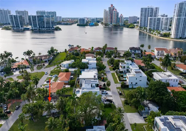 Photo 3 of Sale Pending at 331 188th St, Sunny Isles Beach, FL 33160 | MLS# A11978607 | Listing updated on 2026-09-15