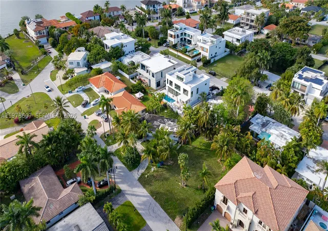 Photo 3 of Sale Pending at 331 188Th St, Sunny Isles Beach, FL 33160 | MLS# A11978607 | Listing updated on 2026-09-15