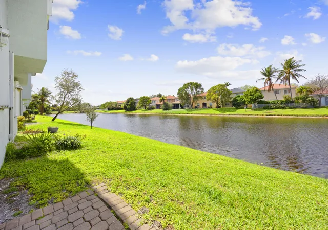 52nd image of 3069 Laurel Ridge Cir, Riviera Beach, FL 33404 | MLS# R11169707