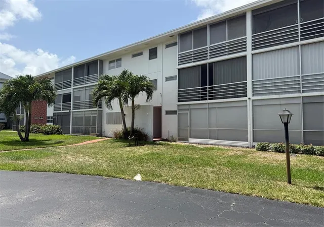 Homes for sale in Boca Raton, FL | 25 Se 13th Street, Boca Raton, FL 33432 | Houzeo