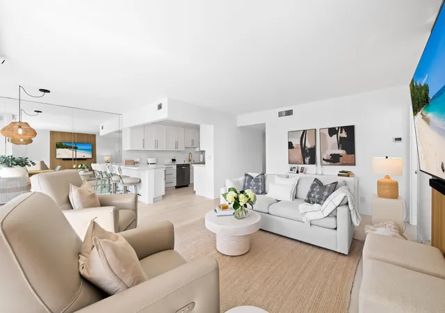2nd image of 799 Jeffery St #303, Boca Raton, FL 33487 | MLS# R11169811
