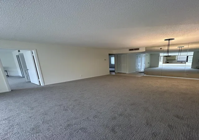 Homes for sale in Lake Worth, FL | 4700 Lucerne Lakes Blvd #308, Lake Worth, FL 33467 | MLS# R11169839