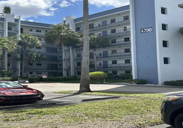 Homes for sale in Lake Worth, FL | 4700 Lucerne Lakes Blvd #308, Lake Worth, FL 33467 | MLS# R11169839