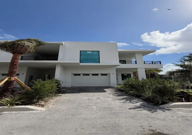 2nd image of 2511 Pierce St #3, Hollywood, FL 33020 | MLS# F10556815