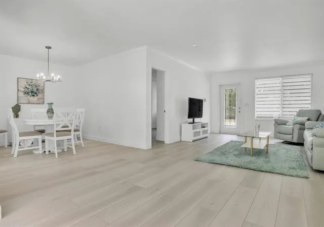 3rd image of 1250 Arthur St, Hollywood, FL 33019 | MLS# F10555200