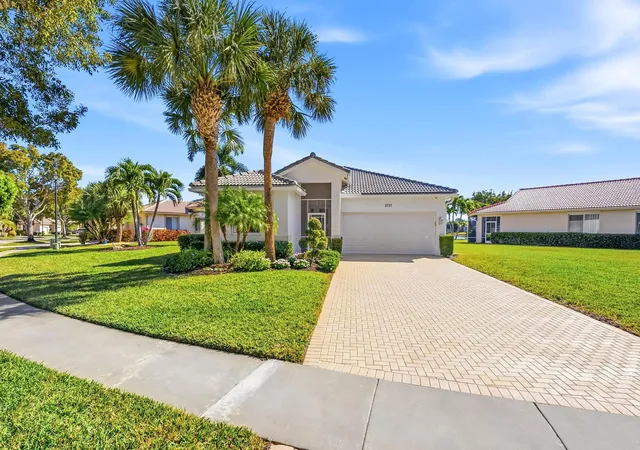 3rd image of 2737 Clipper Cir, West Palm Beach, FL 33411 | MLS# R11169965
