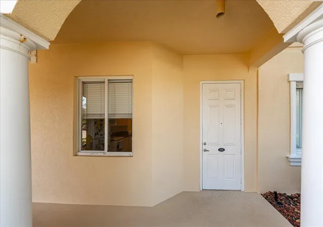 2nd image of 36 Harbour Isle Dr W #106, Fort Pierce, FL 34949 | MLS# R11169966