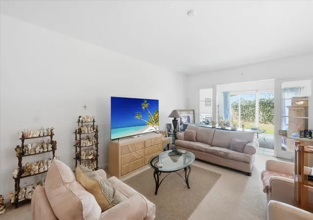 4th image of 36 Harbour Isle Dr W #106, Fort Pierce, FL 34949 | MLS# R11169966