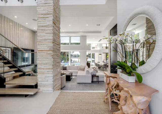 5th image of 1080 Lake Dr, Delray Beach, FL 33444 | MLS# R11169994