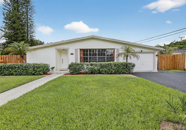Homes for sale in Plantation, FL | 5260 Redwood Ct, Plantation, FL 33317 | MLS# A11976691