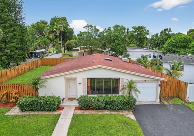 Homes for sale in Plantation, FL | 5260 Redwood Ct, Plantation, FL 33317 | MLS# A11976691