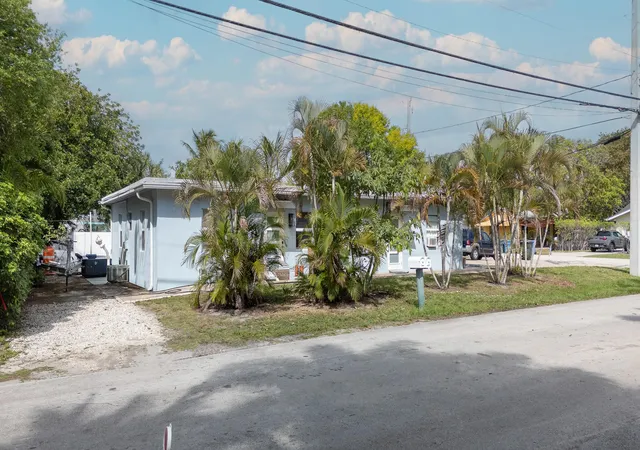 4th image of 3431 Ne 13Th Ave, Oakland Park, FL 33334 | MLS# F10556807