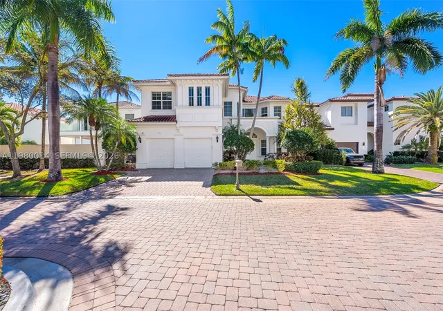 Photo 1 of Single family home for sale at 822 Meridian Ln, Hollywood, FL 33019 | MLS# A11980014 | Listing updated on 2026-10-06