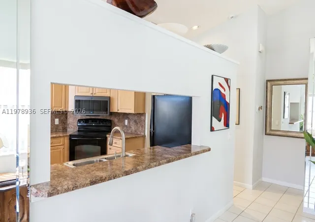 4th image of 7604 E Lexington Club Blvd #B, Delray Beach, FL 33446 | MLS# A11978936