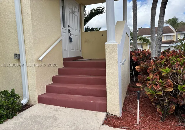 Listing Photo 4 - Condo for sale in building located at 2516 Se 19Th Pl, Homestead, FL 33035 - Unit #208-A