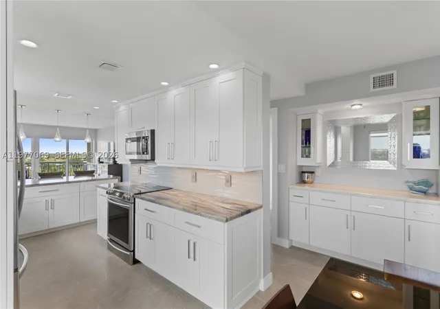 Photo 3 of Condo for sale at 2611 N Riverside Dr #901, Pompano Beach, FL 33062 | MLS# A11977069 | Listing updated on 2026-03-11
