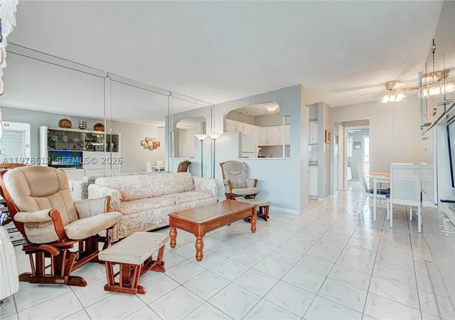 House for sale at 800 Sw 10Th Ter #20T, Hallandale Beach, FL 33009 | MLS# A11978612 | Listing updated on 2026-07-22
