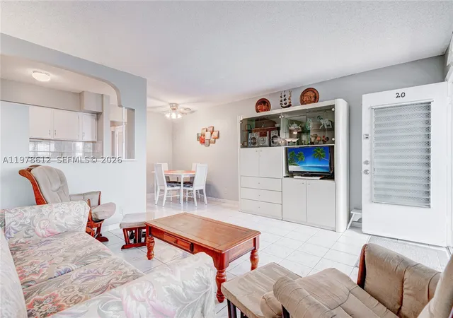 Photo 2 of House for sale at 800 Sw 10Th Ter #20T, Hallandale Beach, FL 33009 | MLS# A11978612 | Listing updated on 2026-07-22