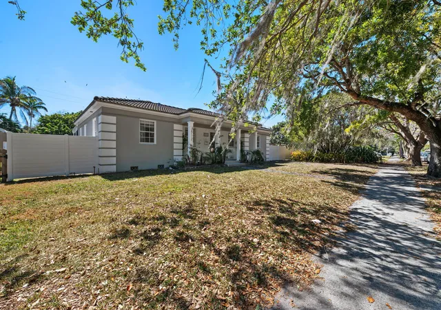 2nd image of 1516 Jefferson St, Hollywood, FL 33020 | MLS# B26000029