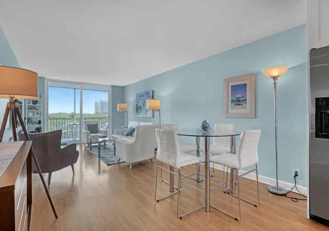 5th image of 689 Ne 6Th Ct #402, Boynton Beach, FL 33435 | MLS# B26000070
