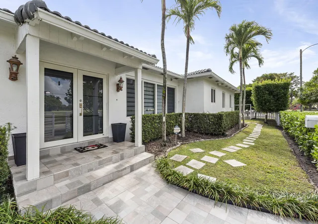 2nd image of 409 N 14th Ave, Hollywood, FL 33020 | MLS# B26000090