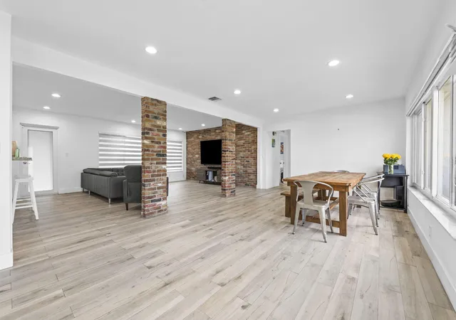 4th image of 409 N 14Th Ave, Hollywood, FL 33020 | MLS# B26000090