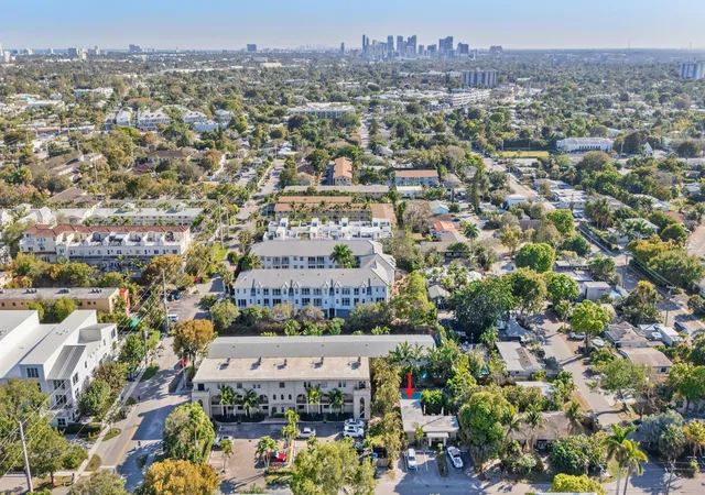 2nd image of 614 NE 28th St, Wilton Manors, FL 33334