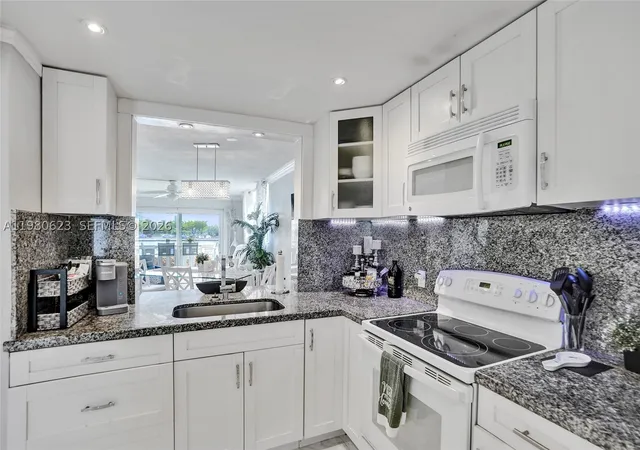 Listing Photo 5 - Condo for sale in building located at 1889 S Ocean Dr, Hallandale Beach, FL 33009 - Unit #114