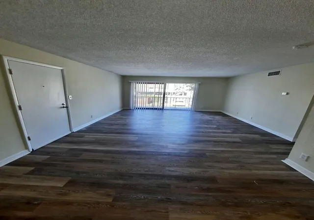 2nd image of 409 Executive Center Dr #208, West Palm Beach, FL 33401 | MLS# B26000432