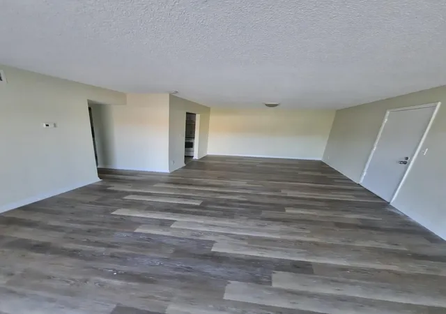 3rd image of 409 Executive Center Dr #208, West Palm Beach, FL 33401 | MLS# B26000432