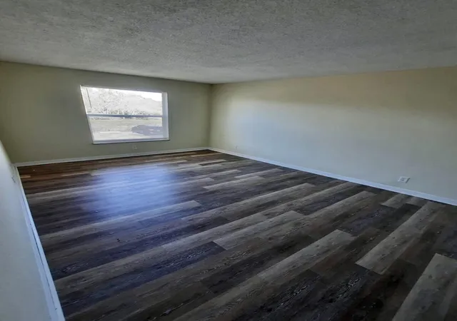 4th image of 409 Executive Center Dr #208, West Palm Beach, FL 33401 | MLS# B26000432
