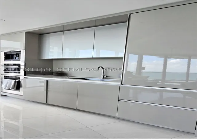 Photo 4 of Condo for sale at 18975 Collins Ave #2504, Sunny Isles Beach, FL 33160 | MLS# A11981159 | Listing updated on 2026-10-07