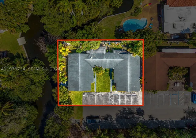 Photo 4 of House for sale at 355 Nw 32Nd St, Oakland Park, FL 33309 | MLS# A11978734 | Listing updated on 2026-09-24