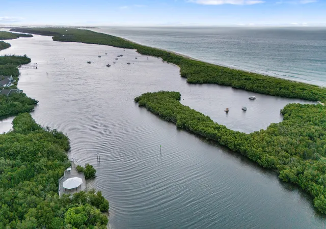Homes for sale in Hobe Sound, FL | 8944 Se Hawks Nest Ct, Hobe Sound, FL 33455 | MLS# B26000546