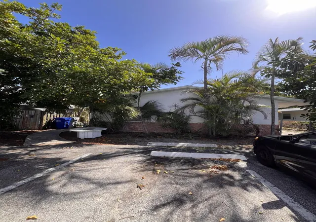 1st image of 1304 Ne 4th St, Pompano Beach, FL 33060 | MLS# B26000510