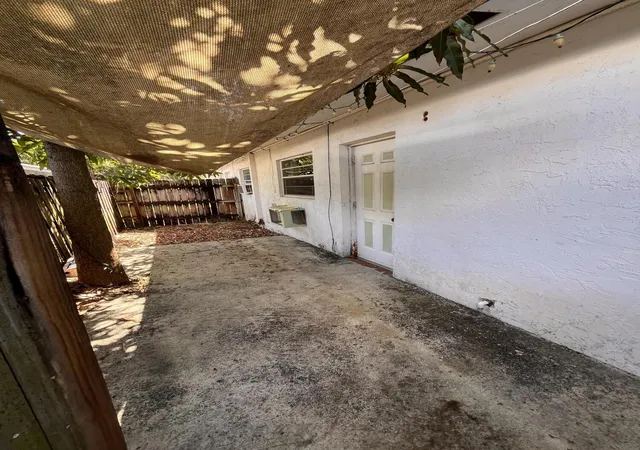 3rd image of 1304 Ne 4Th St, Pompano Beach, FL 33060 | MLS# B26000510