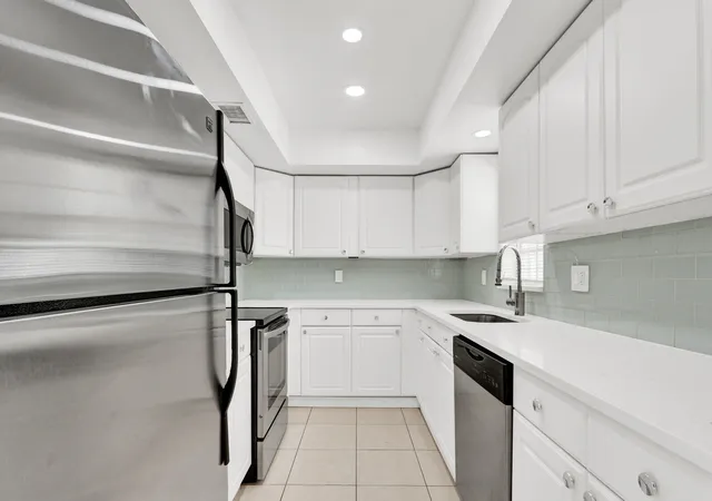 Homes for sale in Palm Beach Gardens, FL | 10249 N Military Trl #Apt 201, Palm Beach Gardens, FL 33410 | MLS# B26000598