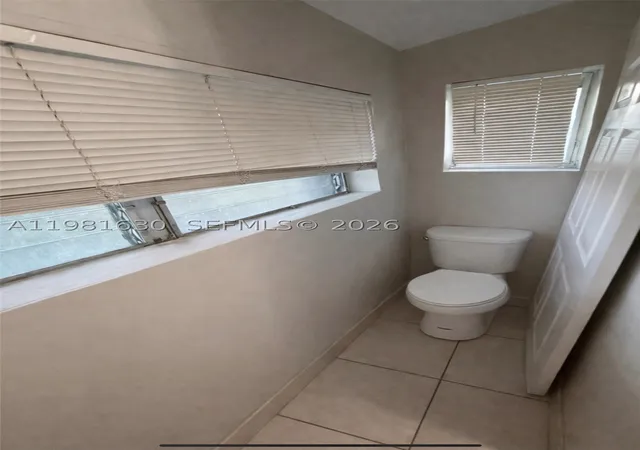 29th image of 354 Ne 173rd St, North Miami Beach, FL 33162 | MLS# A11981630