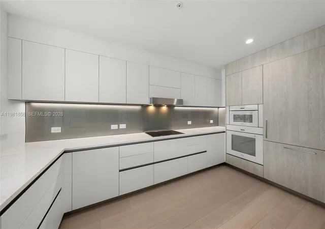 3rd image of 9221 E Bay Harbor Dr #810, Bay Harbor Islands, FL 33154 | MLS# A11981858