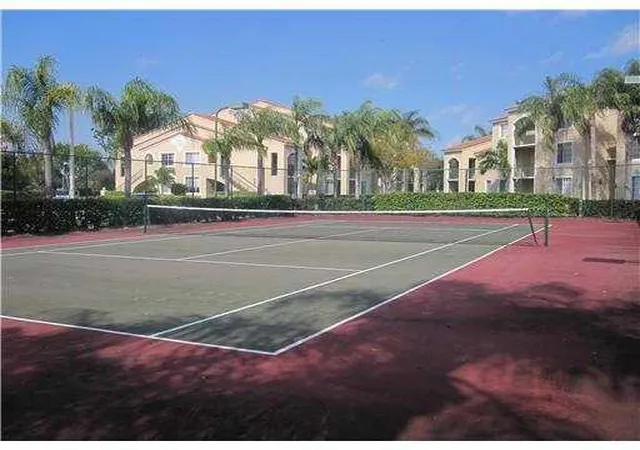 2nd image of 1727 Vlg Blvd, West Palm Beach, FL 33409