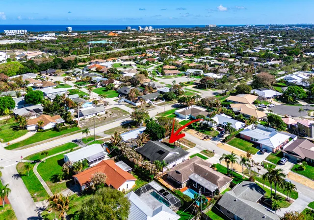 3rd image of 4153 Russell St, Jupiter, FL 33469 | MLS# B26001060